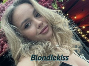 Blondiekiss