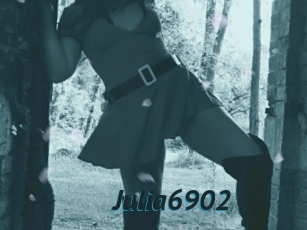 Julia6902