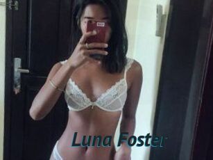 Luna_Foster