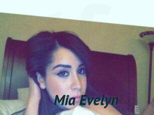 Mia_Evelyn