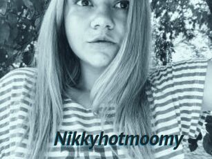 Nikkyhotmoomy